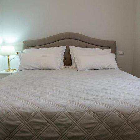 Casa Di Zina Apartment เวโรนา ภายนอก รูปภาพ