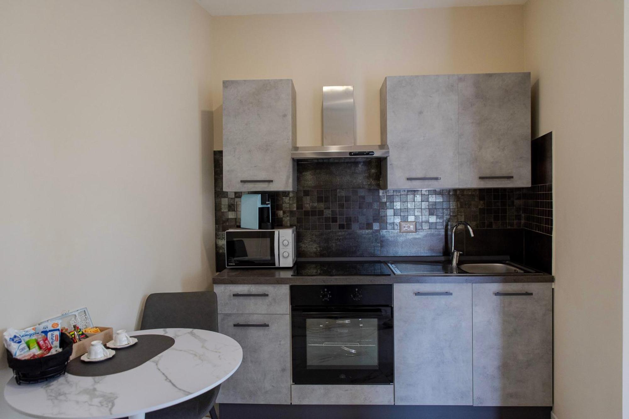Casa Di Zina Apartment เวโรนา ภายนอก รูปภาพ