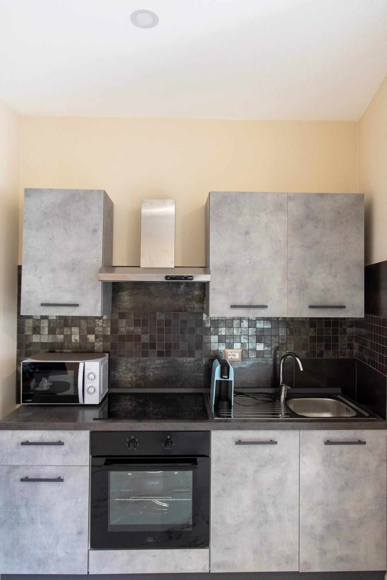 Casa Di Zina Apartment เวโรนา ภายนอก รูปภาพ
